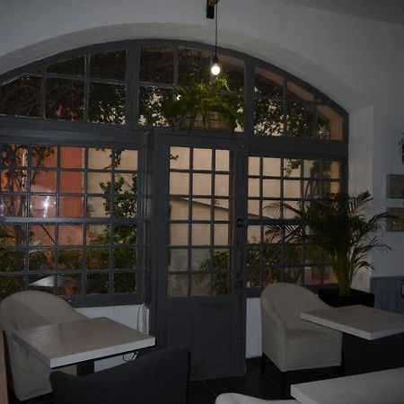 Hotel Portalet Hyères Exteriör bild
