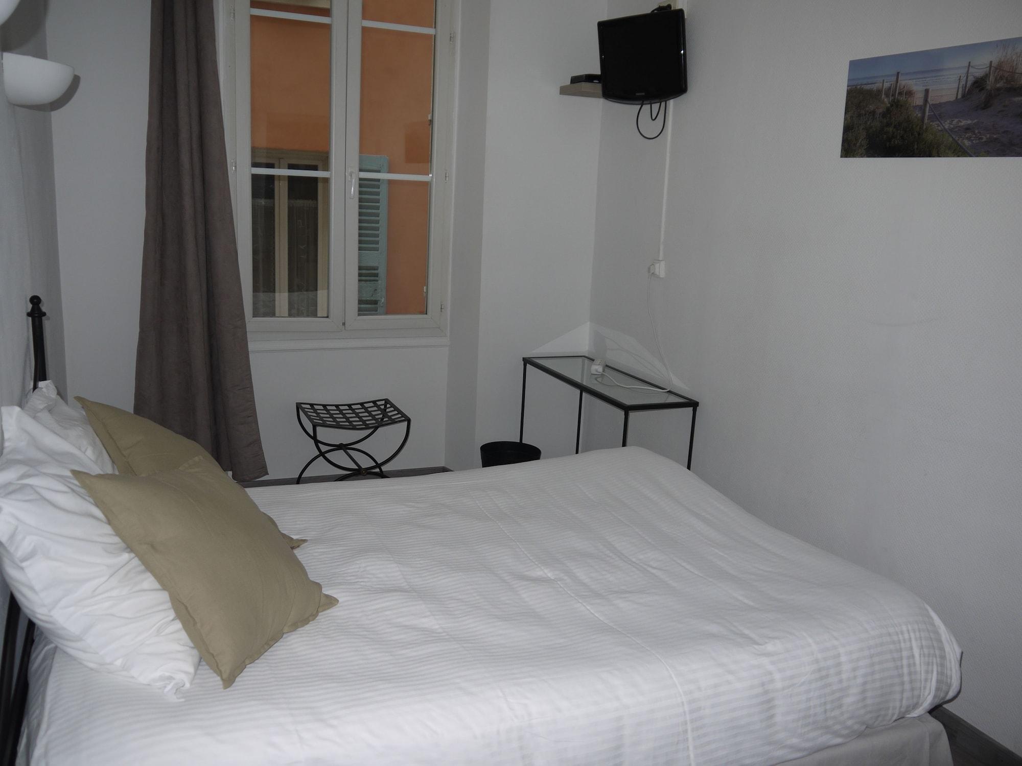 Hotel Portalet Hyères Exteriör bild
